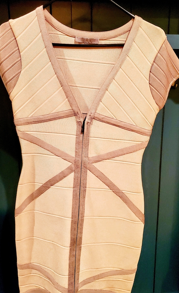 NWOT Medium Short Sleeve Light Pink Stretta Dress